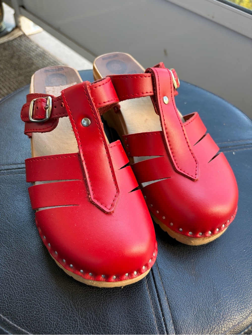 Troentorp Swedish Red Leather Wooden Clogs – Mary Jane T-Strap – EU 37